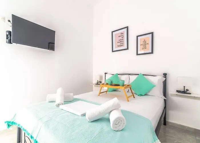 Modern & Stylish Flat For Friends & Couples