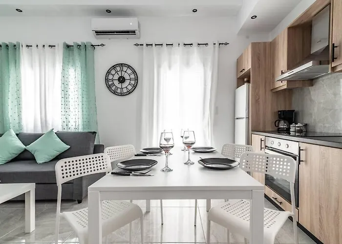 Modern & Stylish Flat For Friends & Couples