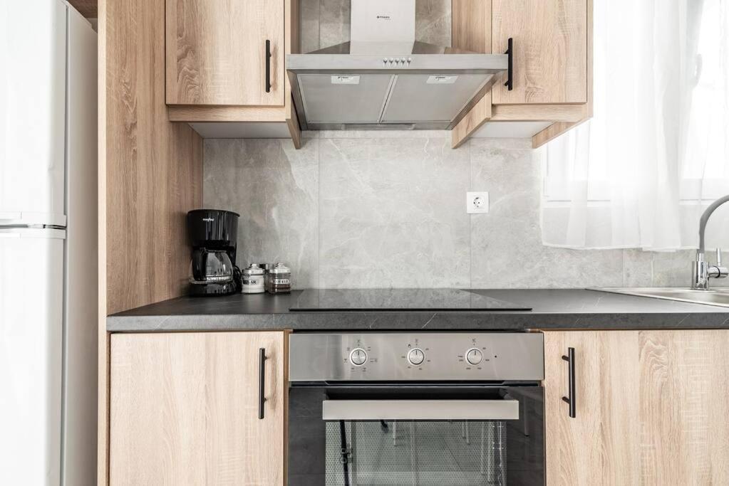 Modern & Stylish Flat For Friends & Couples * Iraklion