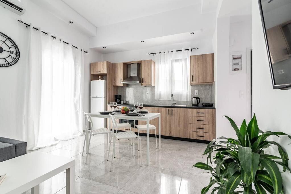 Modern & Stylish Flat For Friends & Couples *