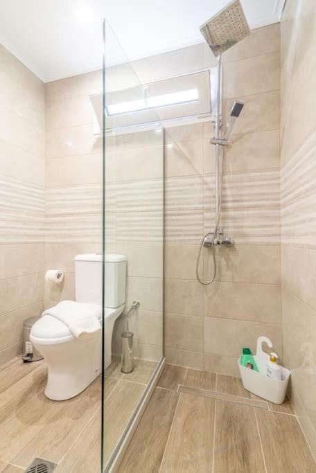 Modern & Stylish Flat For Friends & Couples *